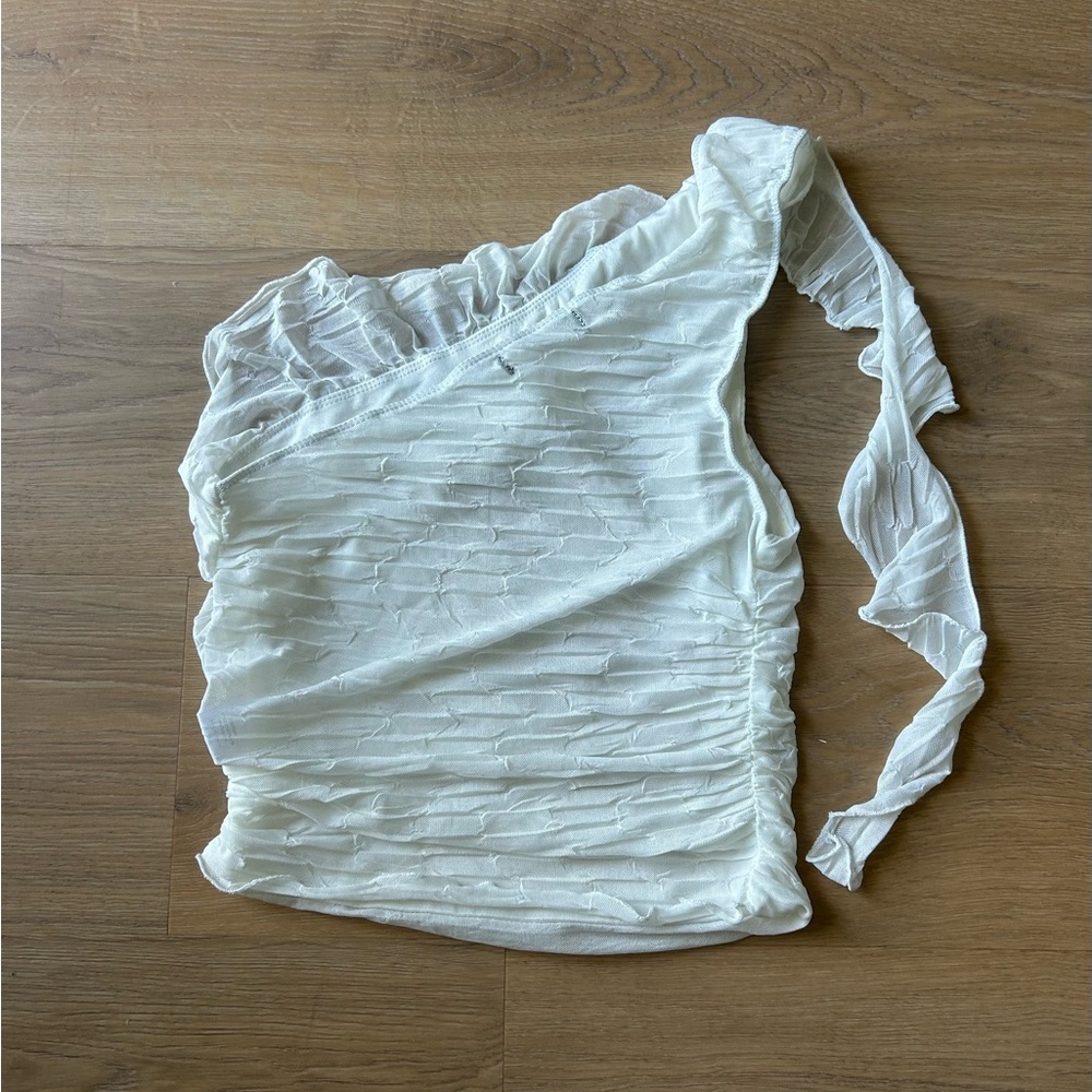 White One-Shoulder Ruffle Top 😍 - Picture 2 of 2